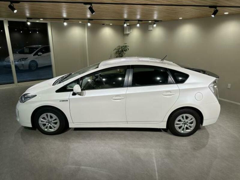 PRIUS-10