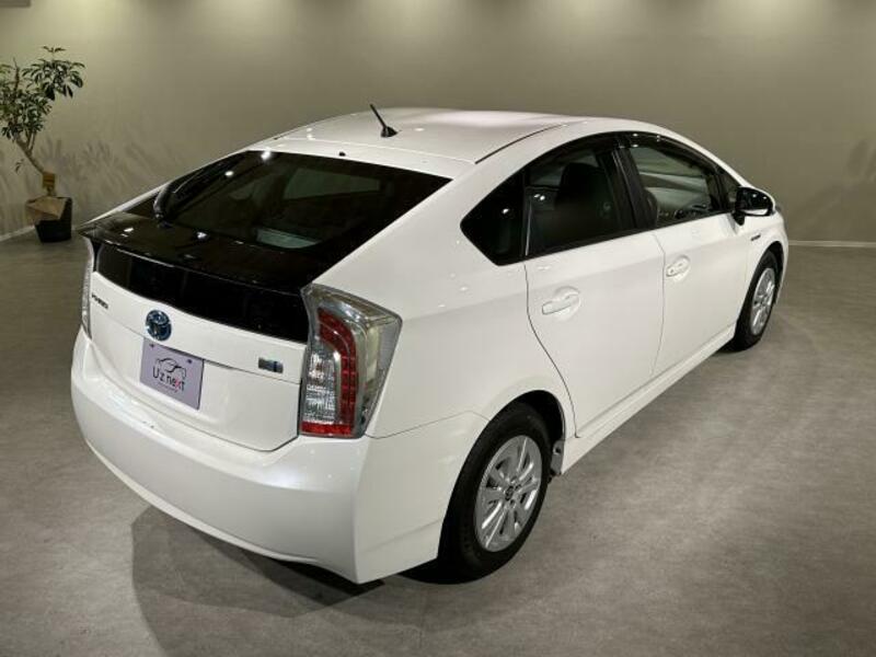 PRIUS-13