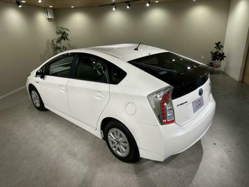 PRIUS-14