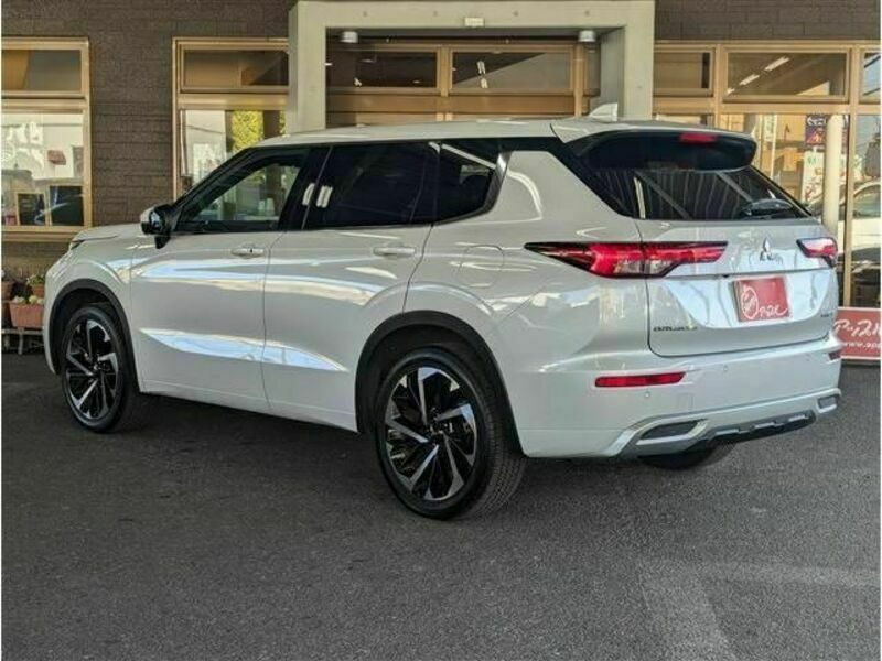 OUTLANDER PHEV-3