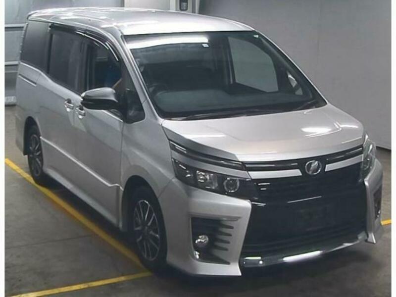 TOYOTA　VOXY