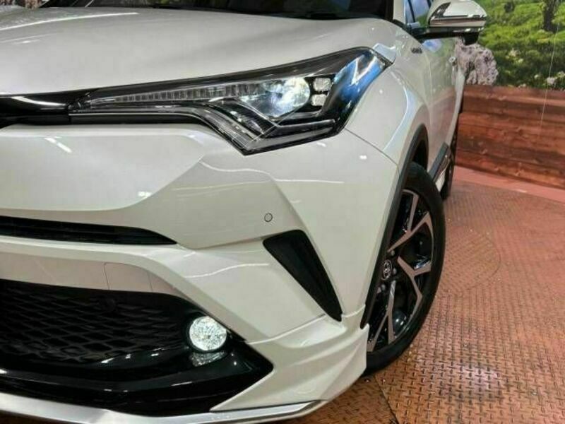 C-HR-12