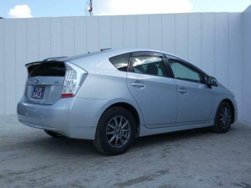 PRIUS-4