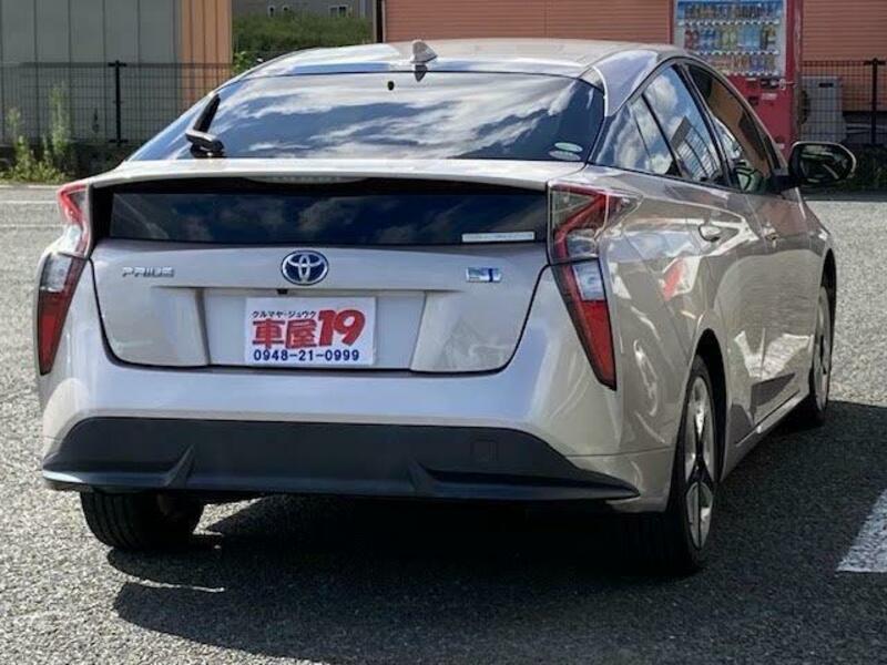 PRIUS-10