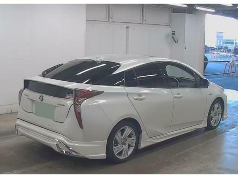 PRIUS-4