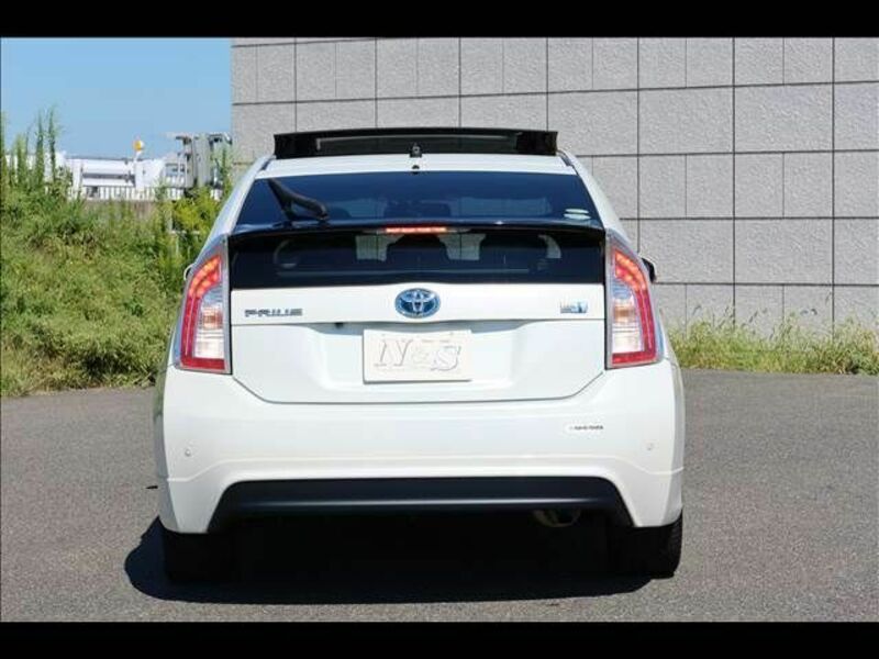 PRIUS-4