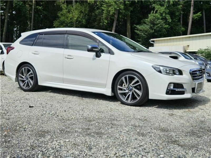 SUBARU　LEVORG