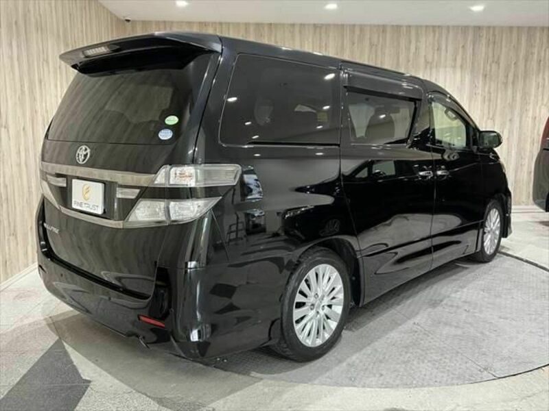 VELLFIRE-19