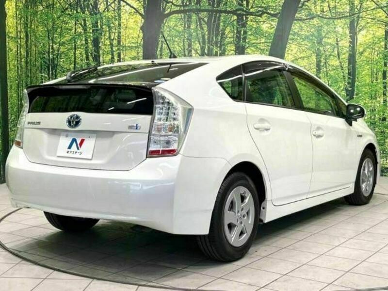 PRIUS-17