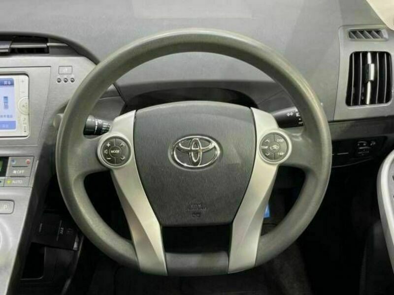 PRIUS-11