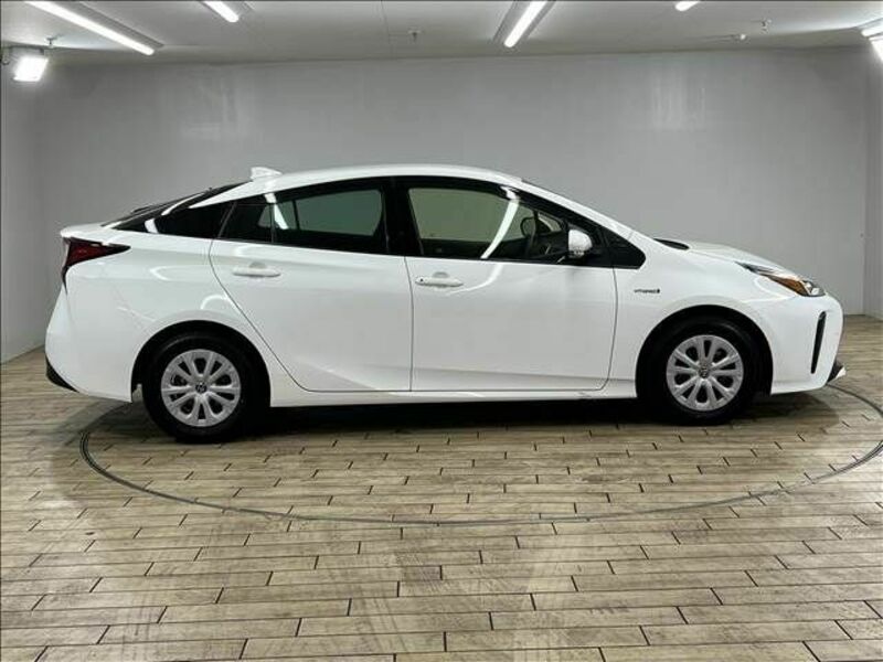 PRIUS-13