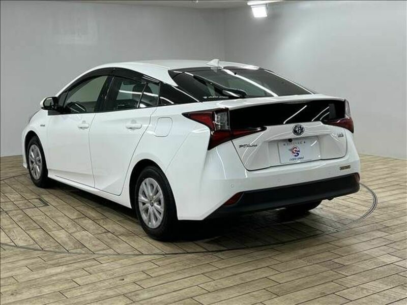 PRIUS-16