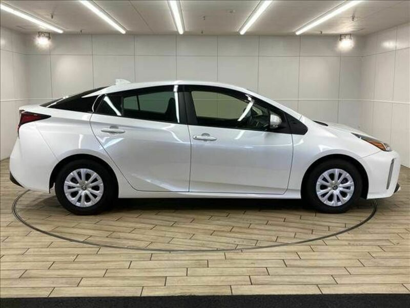 PRIUS-16