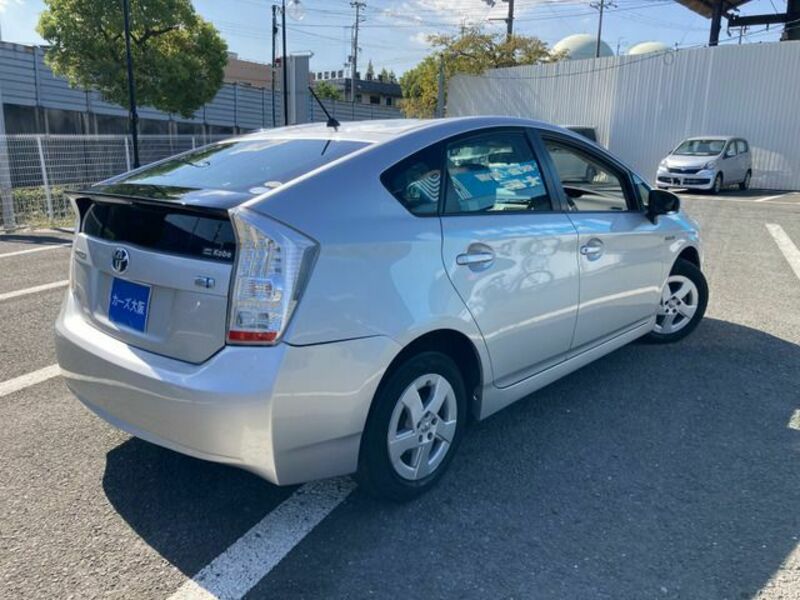 PRIUS-3