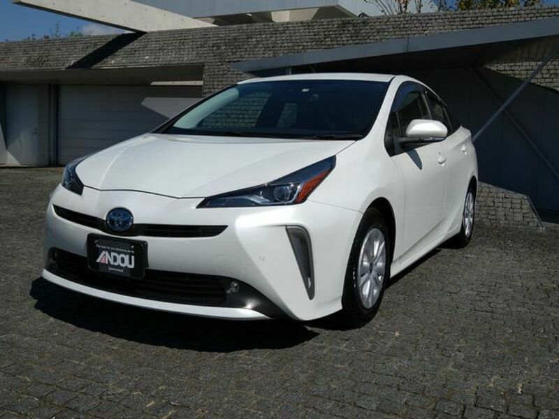 TOYOTA　PRIUS