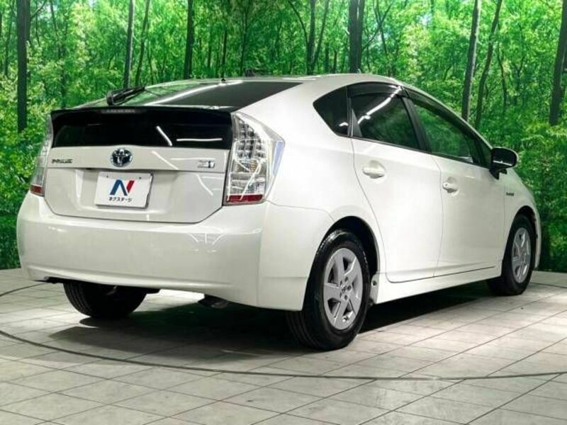 PRIUS-17