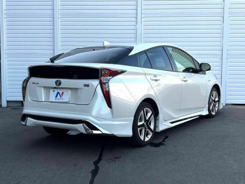 PRIUS-17