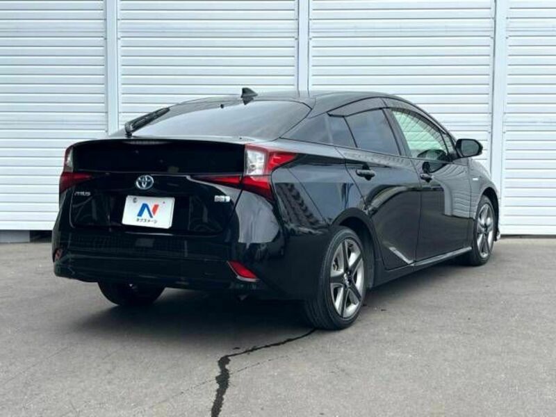 PRIUS-17