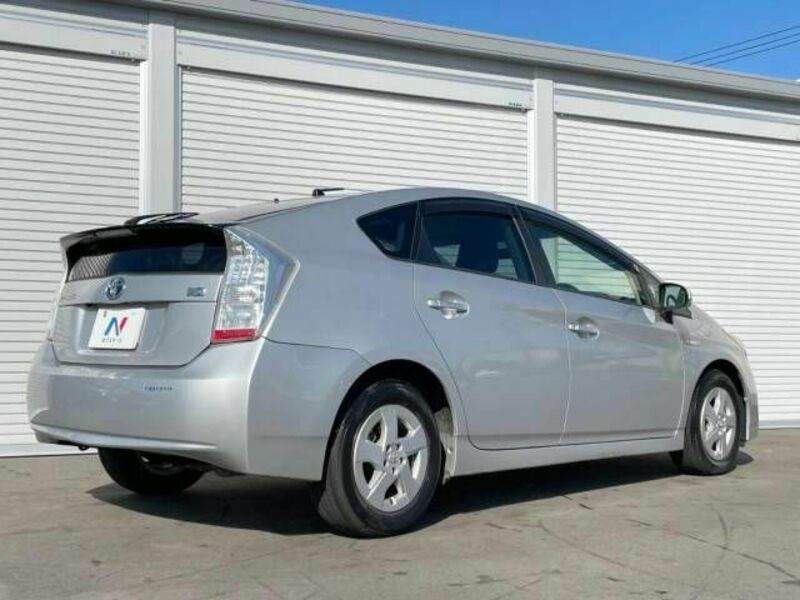 PRIUS-17