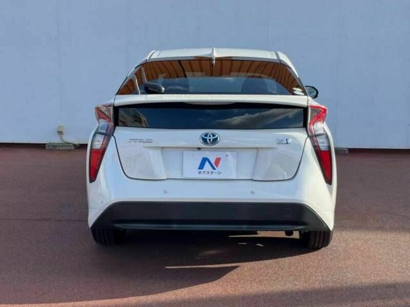 PRIUS-18