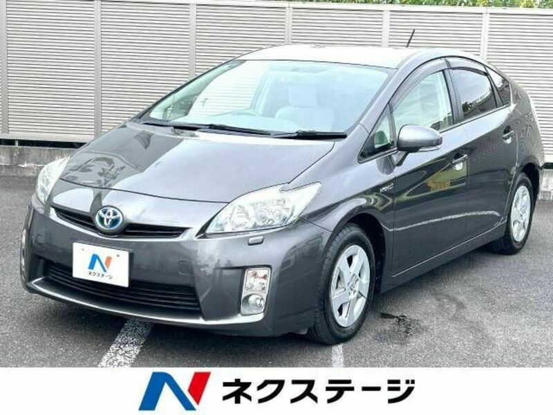 TOYOTA　PRIUS