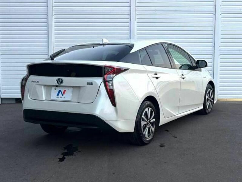 PRIUS-17