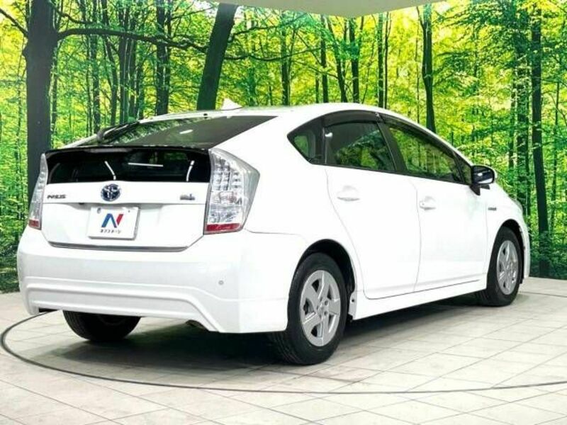 PRIUS-17