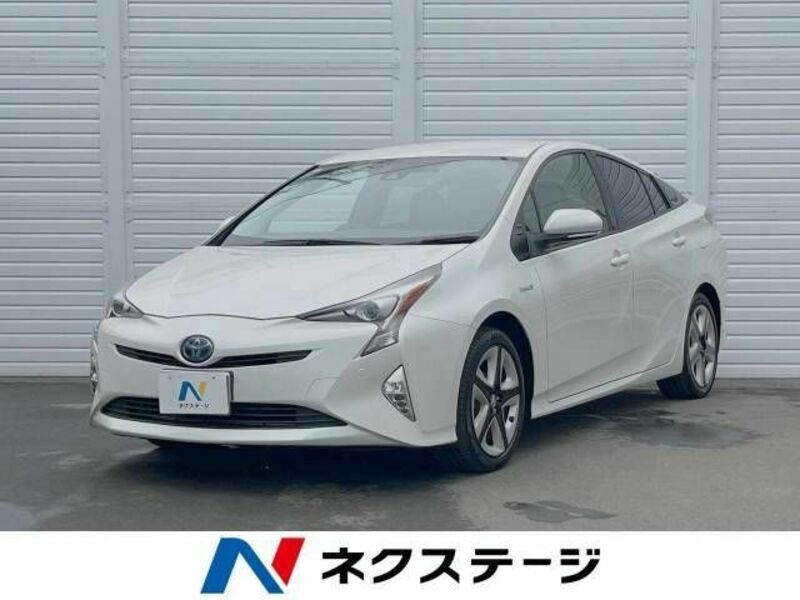 TOYOTA　PRIUS