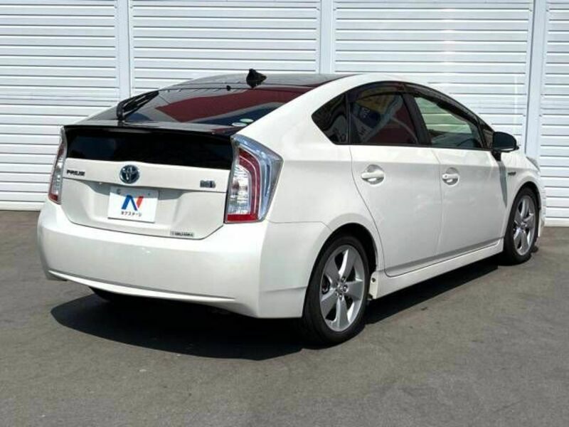 PRIUS-16