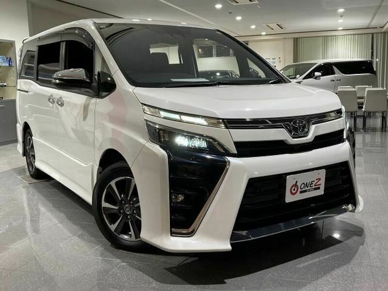 TOYOTA　VOXY