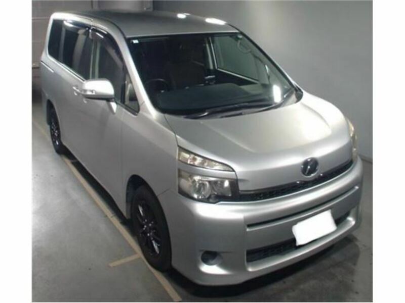 TOYOTA　VOXY