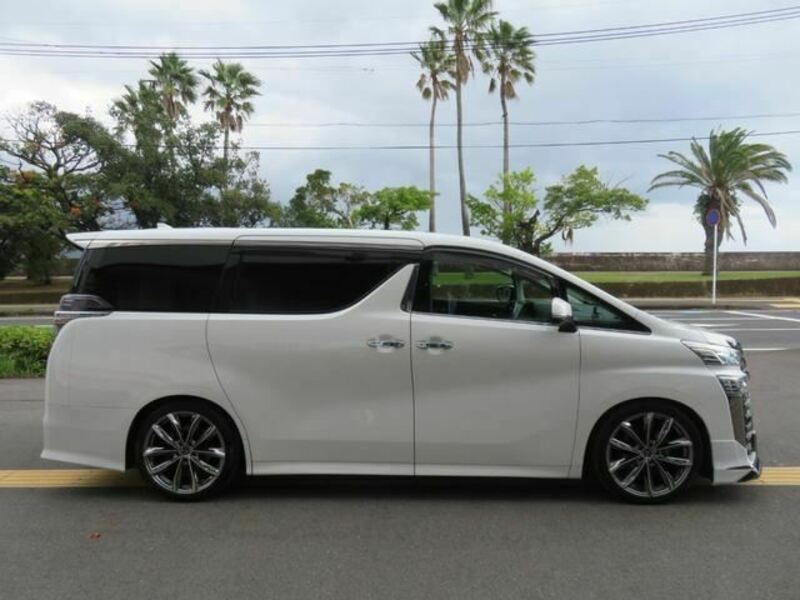 VELLFIRE-11