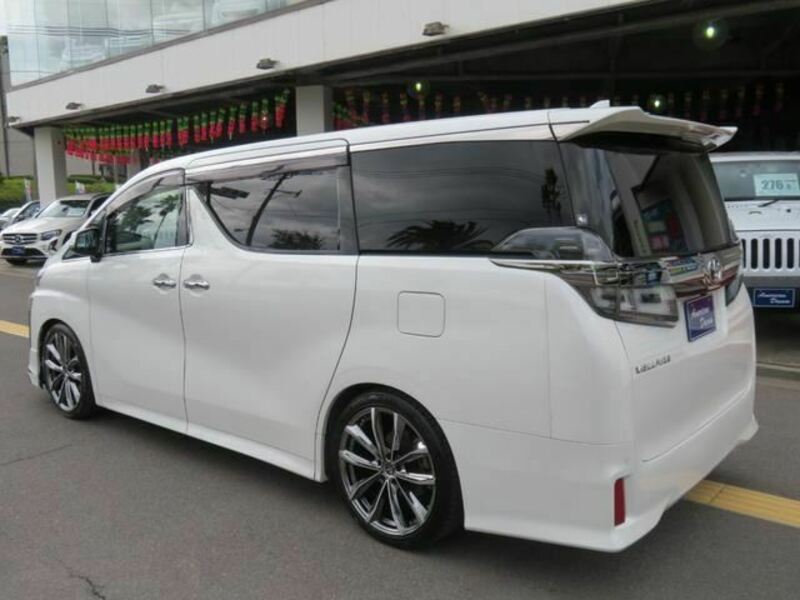 VELLFIRE-17