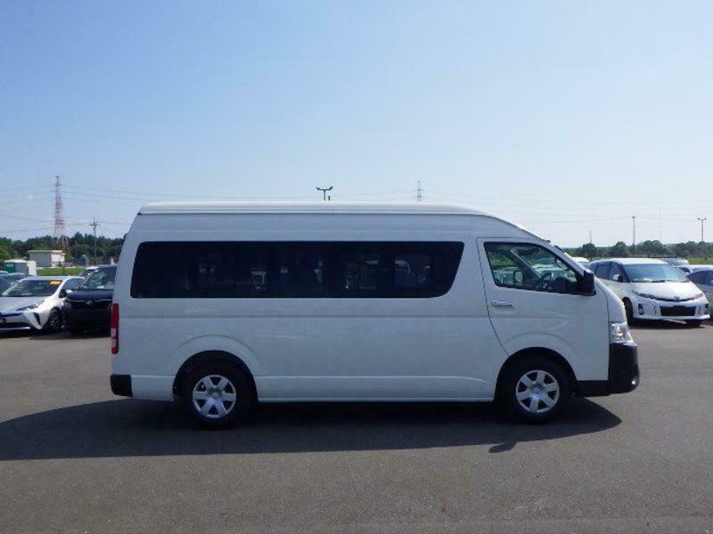 HIACE COMMUTER-32