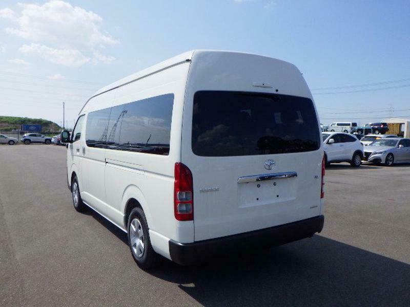 HIACE COMMUTER-34