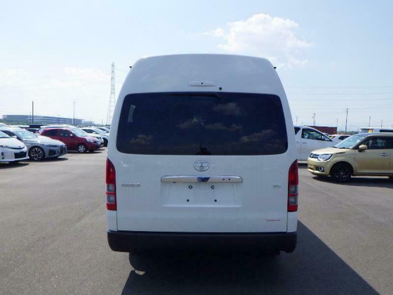 HIACE COMMUTER-38