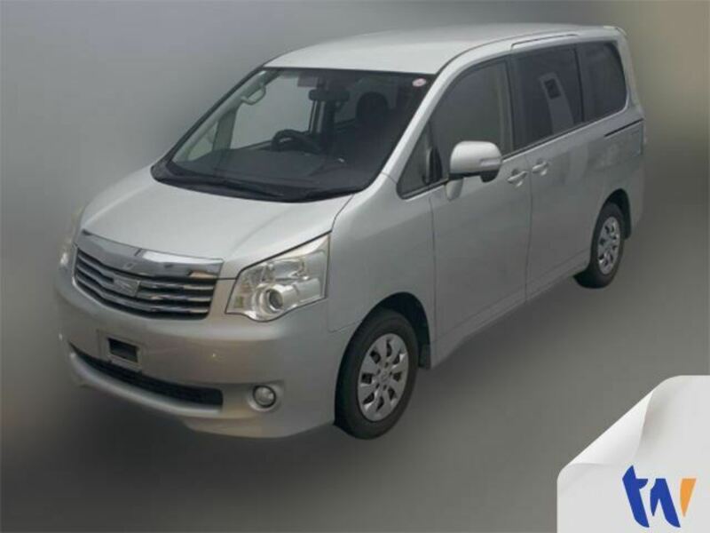 TOYOTA　NOAH