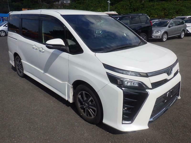 TOYOTA　VOXY