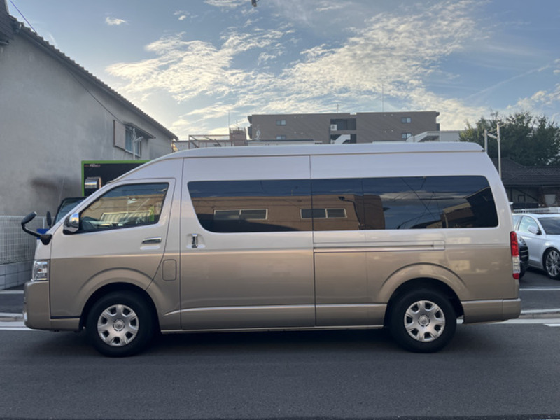 HIACE-10