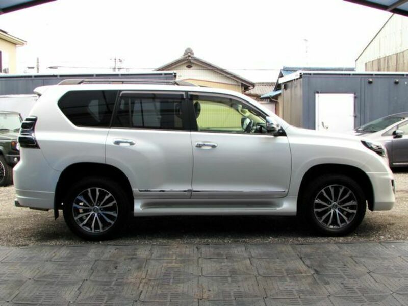 LAND CRUISER PRADO-5