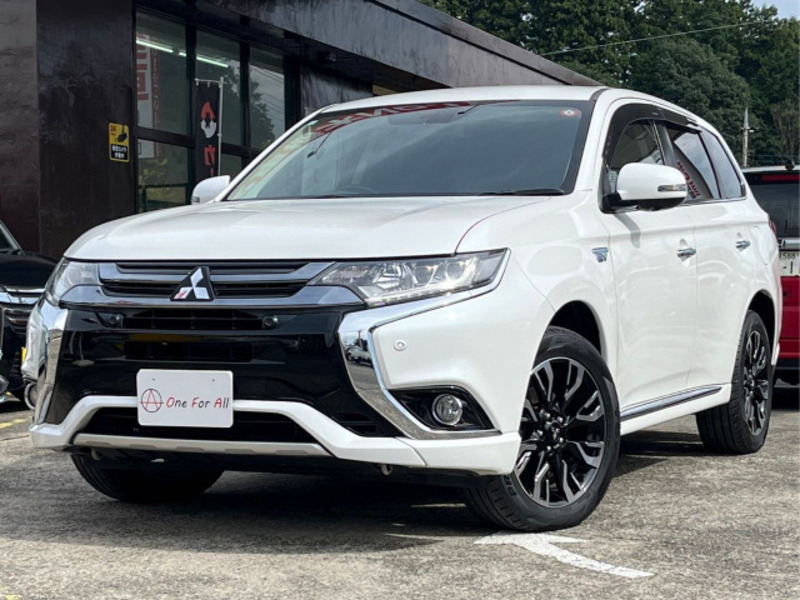 MITSUBISHI　OUTLANDER PHEV