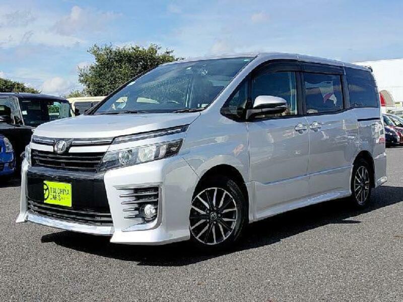 TOYOTA　VOXY