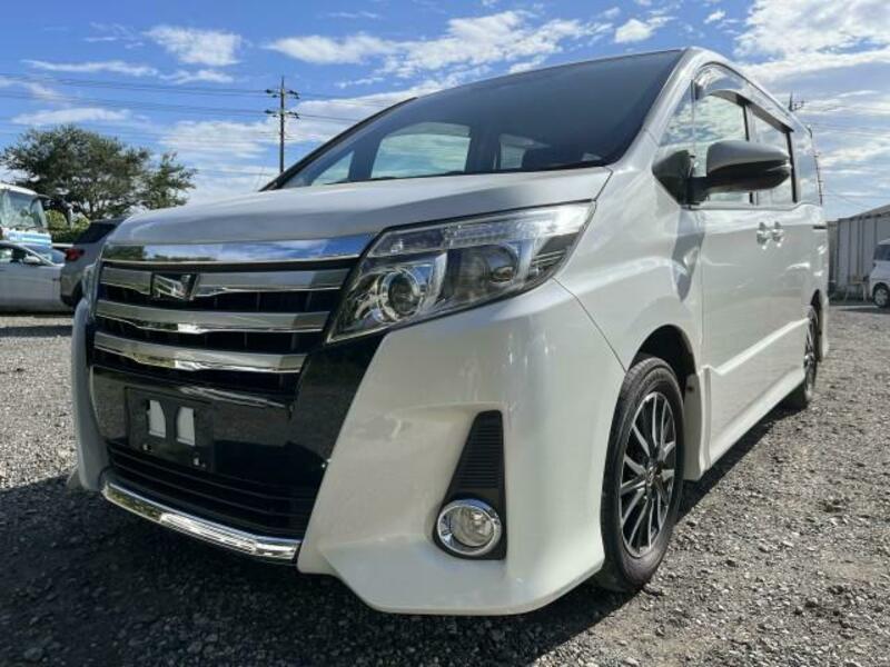 TOYOTA　NOAH