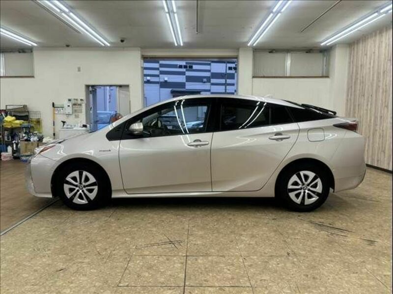 PRIUS-18