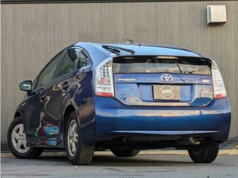 PRIUS-4