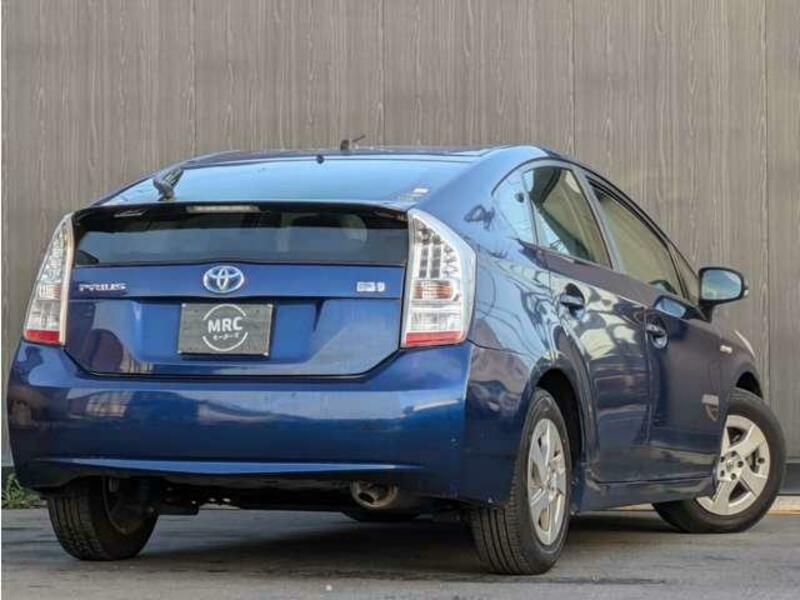 PRIUS-1