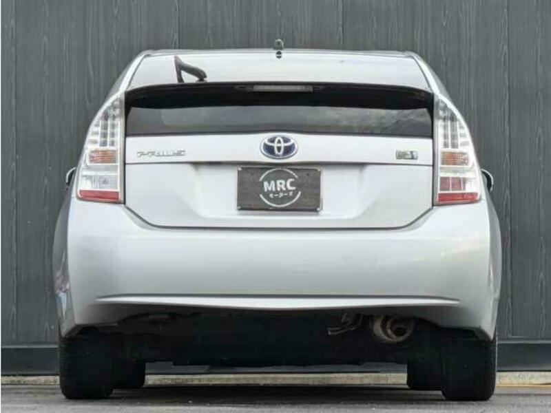 PRIUS-6