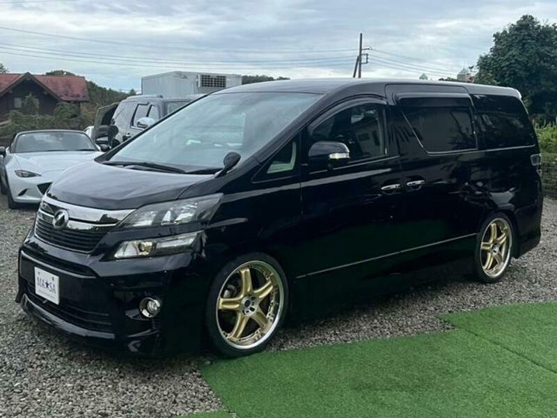 TOYOTA　VELLFIRE