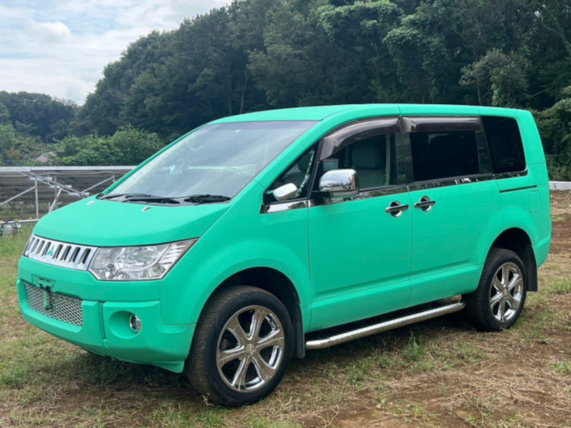 MITSUBISHI　DELICA D5