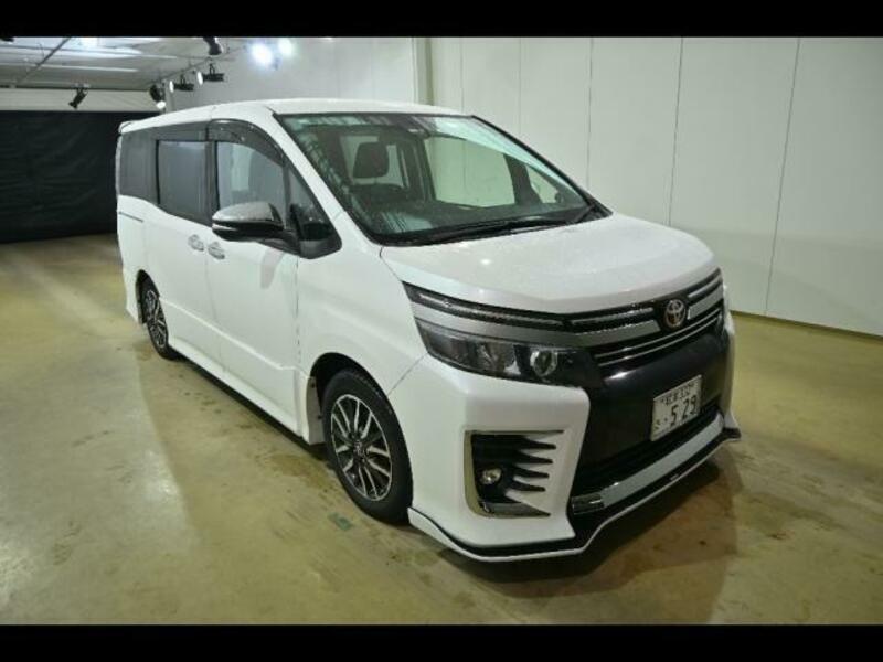 TOYOTA　VOXY